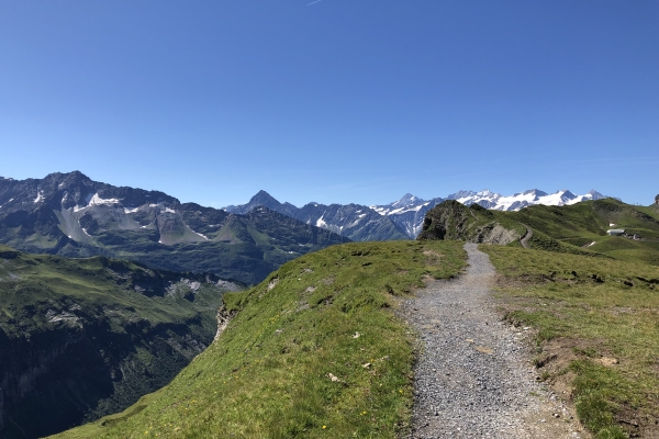 Bergwanderung mit Aus- und Tiefblick