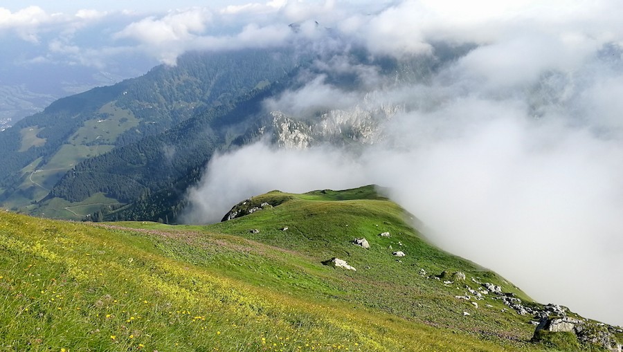 Rückblick auf die "Hohmad" mit dem sichtbaren Pfad